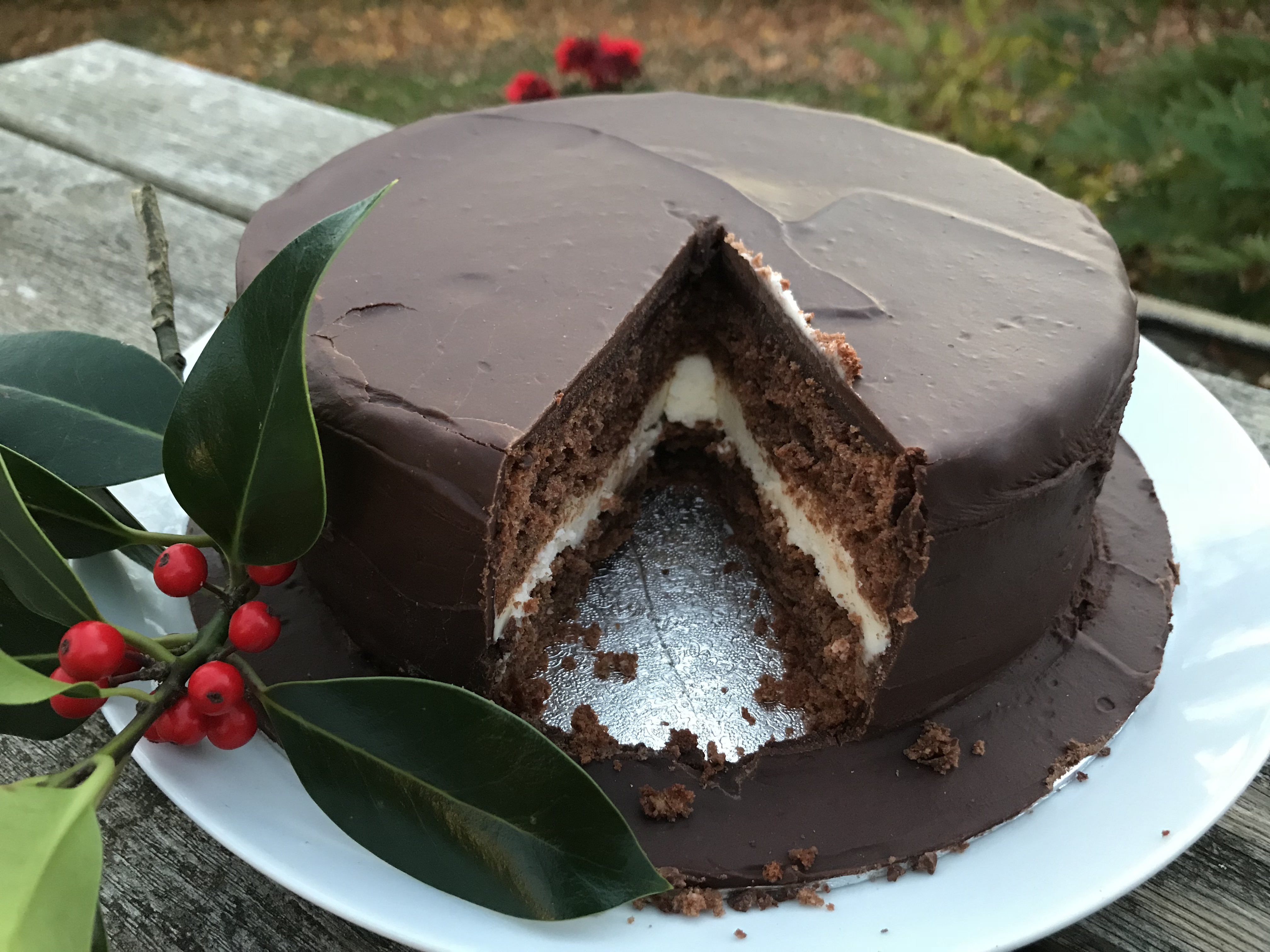Silla Keyser Luxury Iced Chocolate Sponge